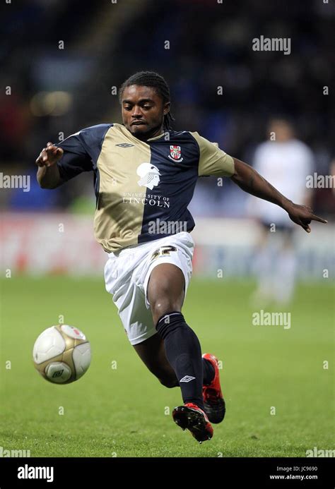 Discovering Moutir Chajia: A Rising Star in Football 🌟